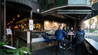 Retail boom forecast to fade as consumers turn social