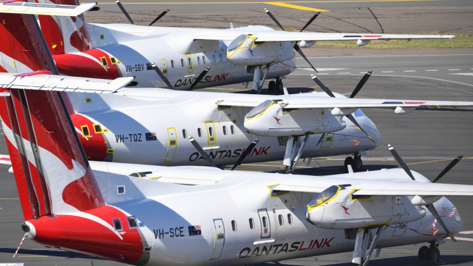 qantas covid queensland
