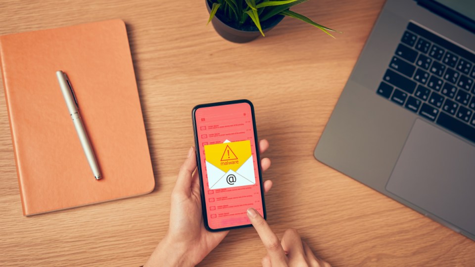 Apple Android malware e-commerce