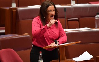 jacqui lambie vaccine mandate