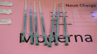 moderna covid booster