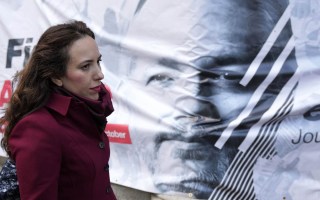 Julian Assange marry in prison