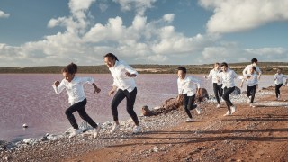 qantas call australia home ad
