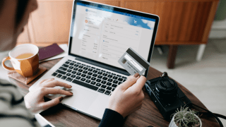 Online-only travel agent BYOjet has come under fire for being unresponsive.
