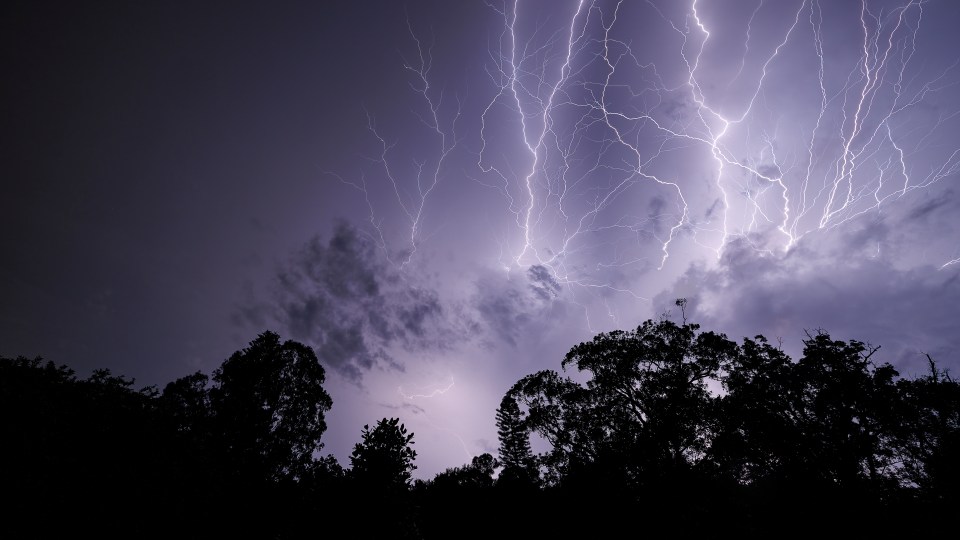 lIghtning