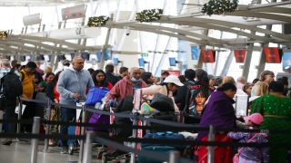 Airports Christmas travellers