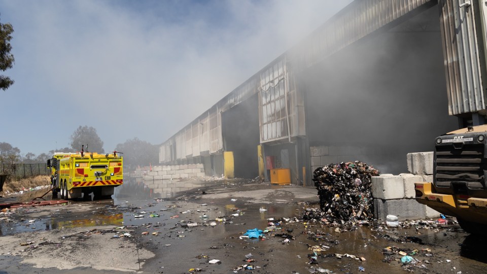 canberra recycling fire