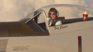 tom cruise plane