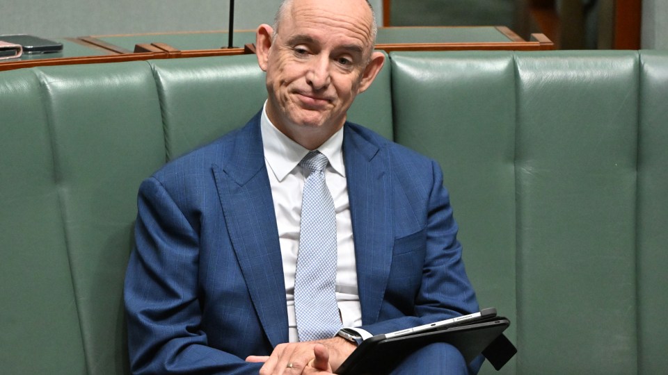 Stuart Robert resigns Fadden by-election