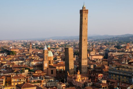 Bologna closes leaning tower for restorations 7:49