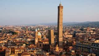 leaning tower