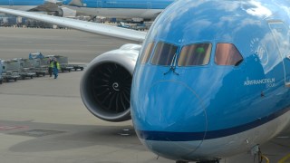 amsterdam airport plane