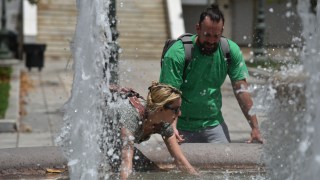 greece heat tourists