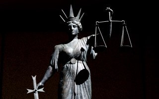 justice stock court