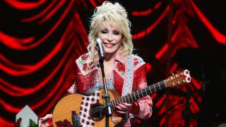 Dolly Parton Wiggles