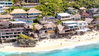 bingin beach